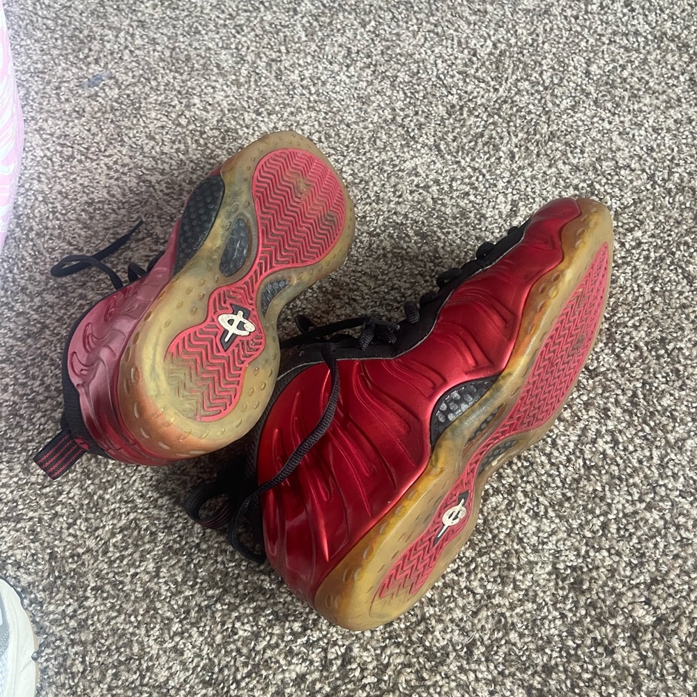 Men’s Nike Foamposite sneakers size 11 red and black - Picture 8 of 11
